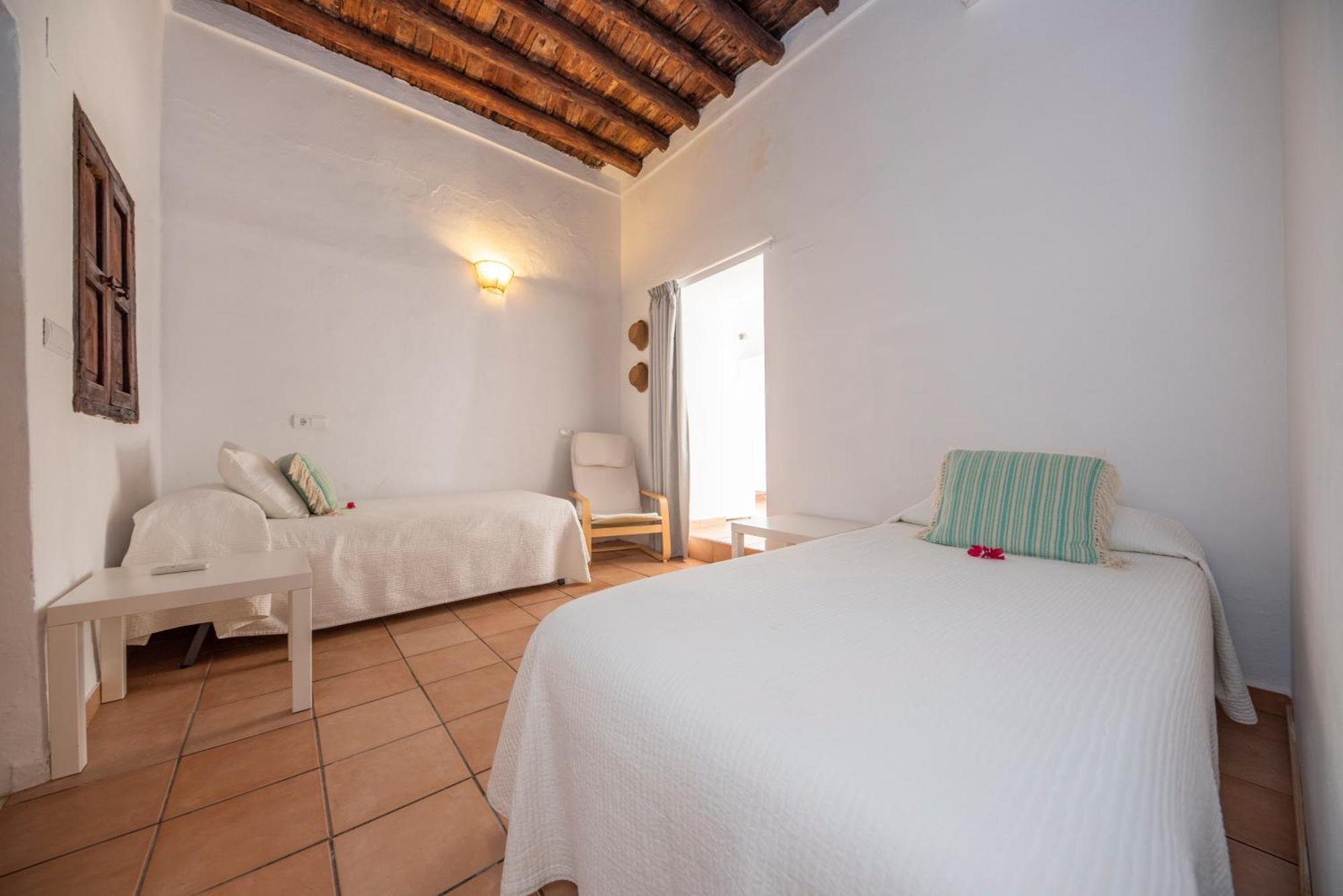 Agroturismo Can Cosmi Prats Santa Gertrudis  Ruang foto